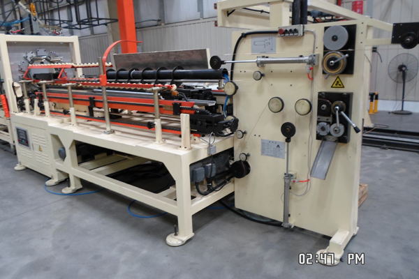 自動上料卷圓焊接機